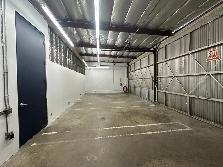 More Photos Of 3202-3206 Fletcher Dr, Los Angeles Warehouse For Lease