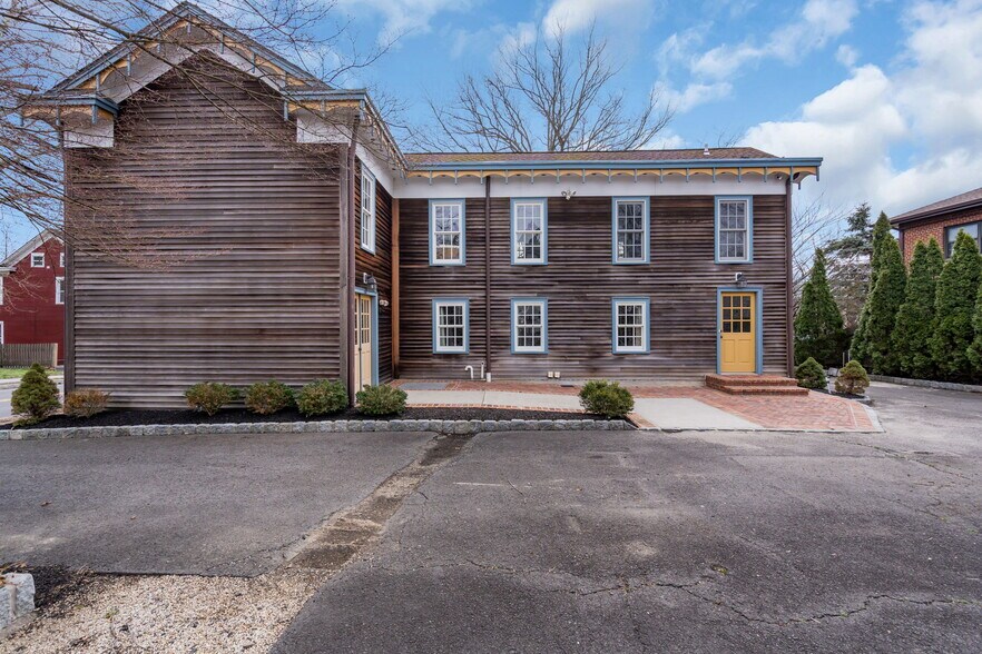 More Photos Of 137 Stockton St, Hightstown Flex For Sale