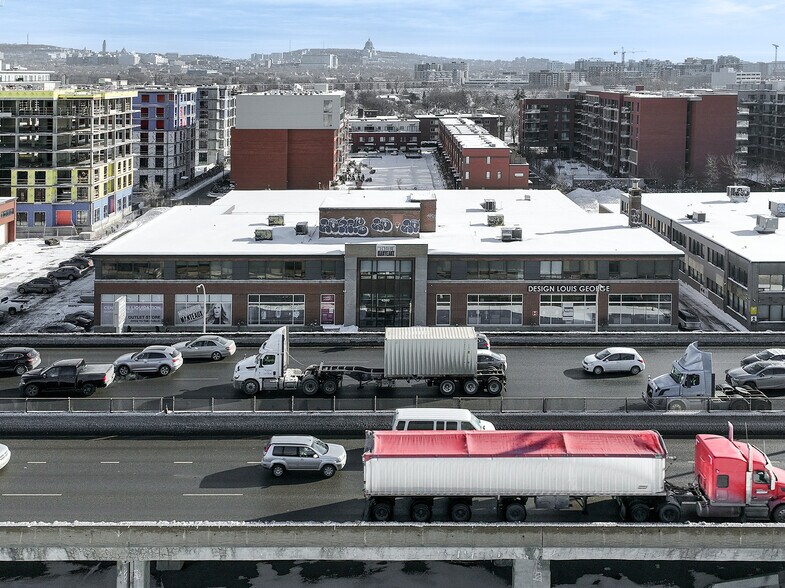 More Photos Of 4360 Ch de la Côte-de-Liesse, Mt Royal Showroom For Lease