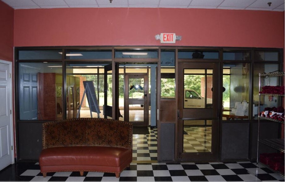 More Photos Of 470 Joseph St, Alexander City Warehouse For Lease