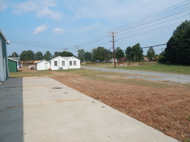 More Photos Of 200 S Post Rd, Aberdeen Warehouse For Lease