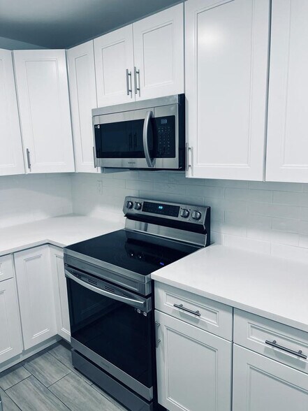 More Photos Of 930 N 14th Ct, Hollywood Multifamily For Sale