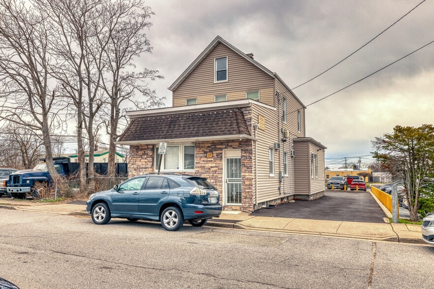 More Photos Of 15 E Carl St, Hicksville Office For Sale
