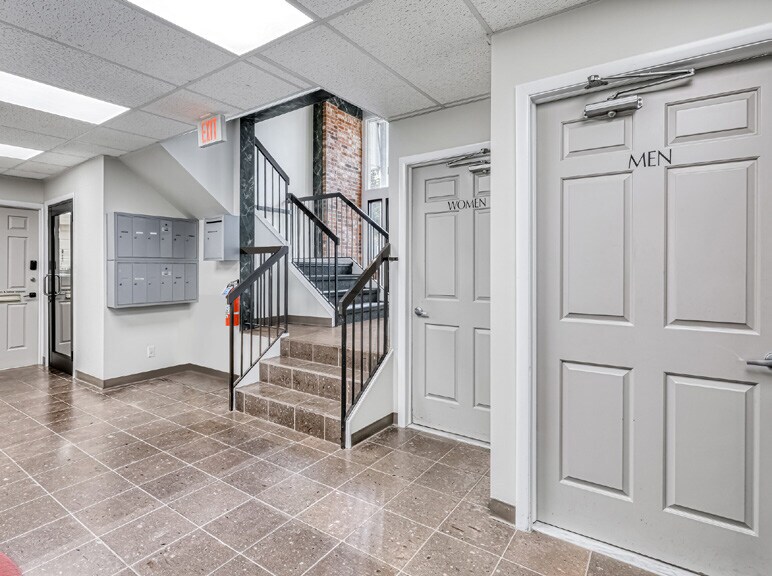 More Photos Of 385 Clinton Ave, Wyckoff Medical For Sale