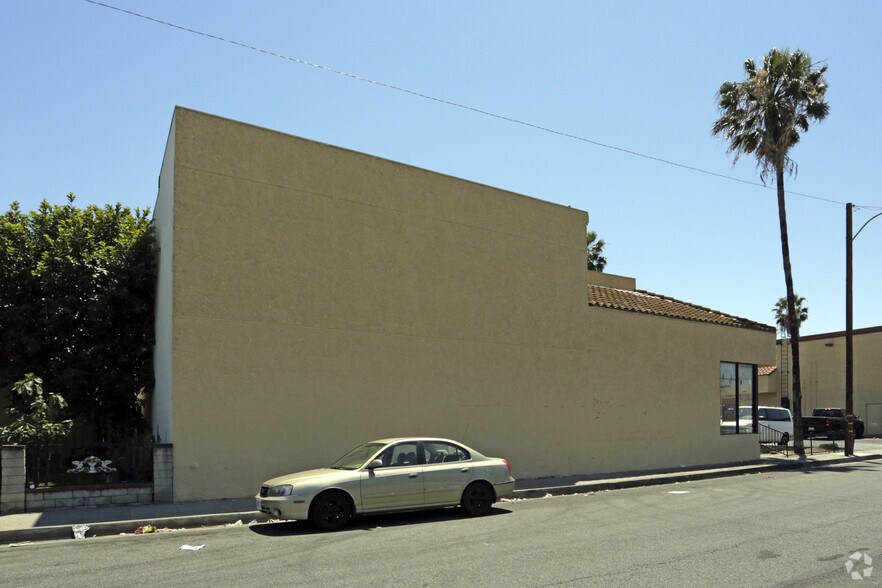 More Photos Of 5800-5818 S Atlantic Blvd, Maywood Unknown For Lease