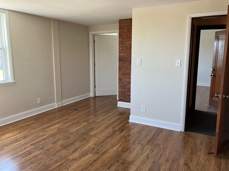 More Photos Of 11565 Perry Hwy, Wexford Storefront Retail Office For Lease