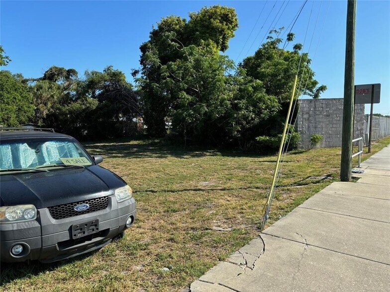 More Photos Of 0 Albert Pl, Sarasota Land For Sale
