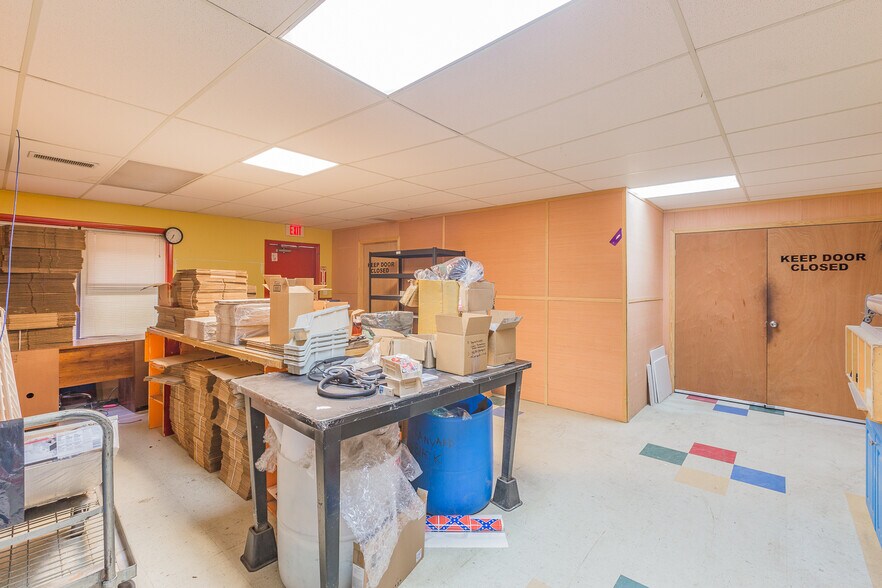 More Photos Of 300 Alamar St, Fort Oglethorpe General Retail For Sale
