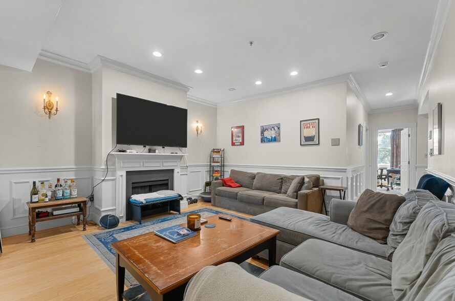 More Photos Of 262-264 W Broadway, South Boston Apartments For Sale