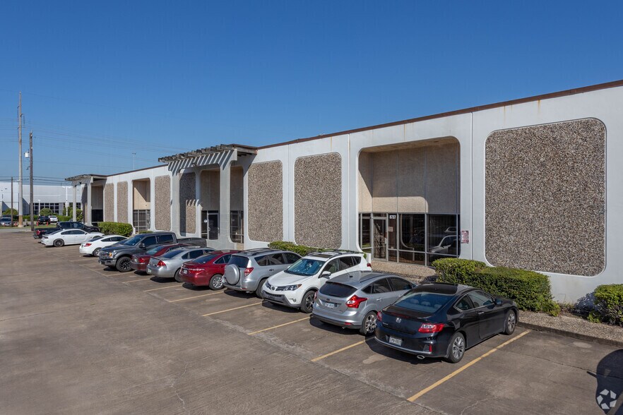More Photos Of 8701-8723 Knight Rd, Houston Unknown For Lease