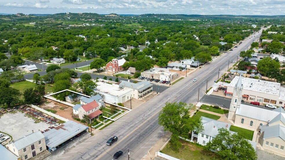 More Photos Of 421 W Main St, Fredericksburg Office Residential For Lease