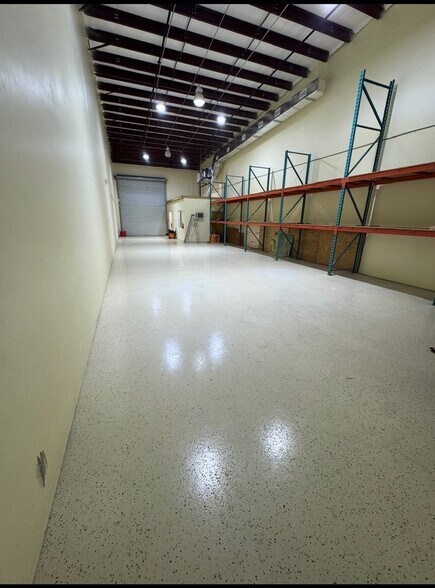 Primary Photo Of 410-446 NW Lake Whitney Pl, Port Saint Lucie Light Distribution For Lease