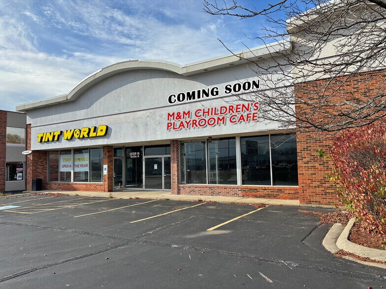 Primary Photo Of 1228 N Roselle Rd, Schaumburg Freestanding For Sale