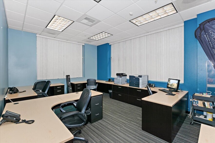 More Photos Of 7970 Cherry Ave, Fontana Showroom For Lease
