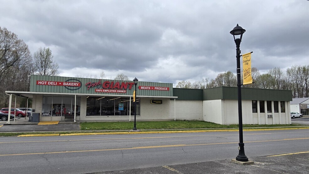 More Photos Of 219 S 2nd St, Central City Freestanding For Sale