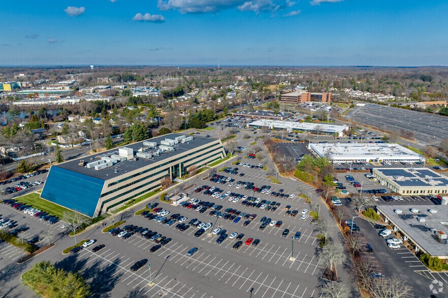 More Photos Of 1000 Woodbury Rd, Woodbury Office For Lease