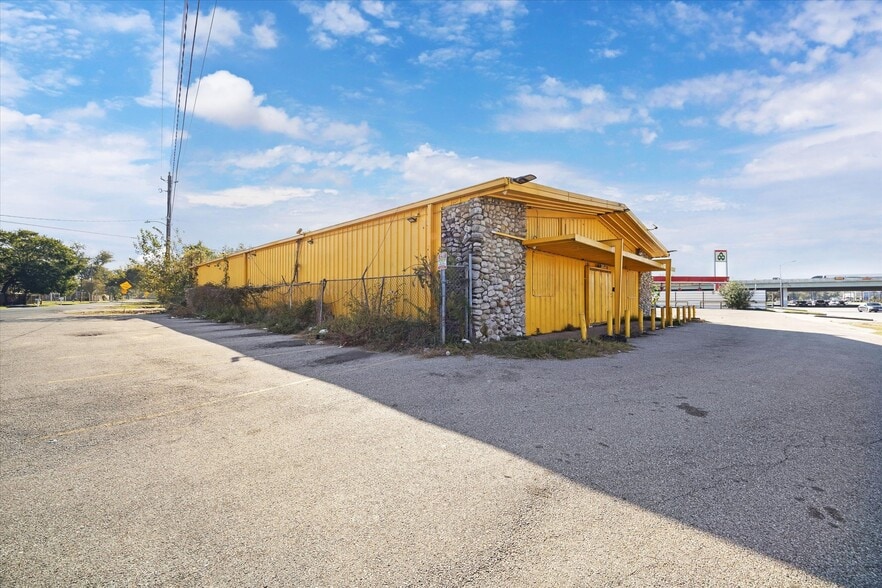 More Photos Of 3620 Tidwell Rd, Houston Freestanding For Sale