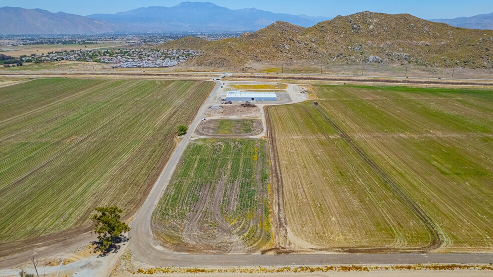More Photos Of 35650 Hidden Springs Rd, Hemet Warehouse For Lease