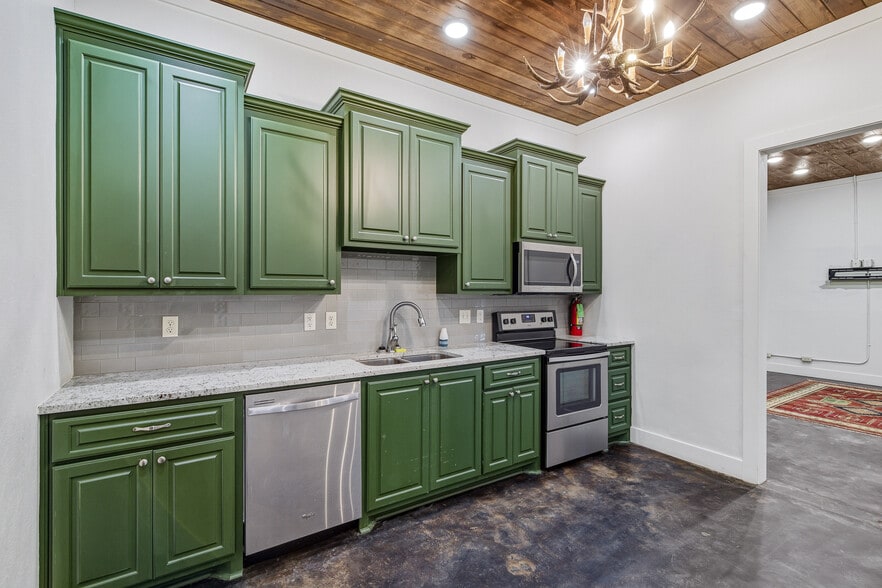 More Photos Of 1000 Louisville Ave, Monroe Office For Sale