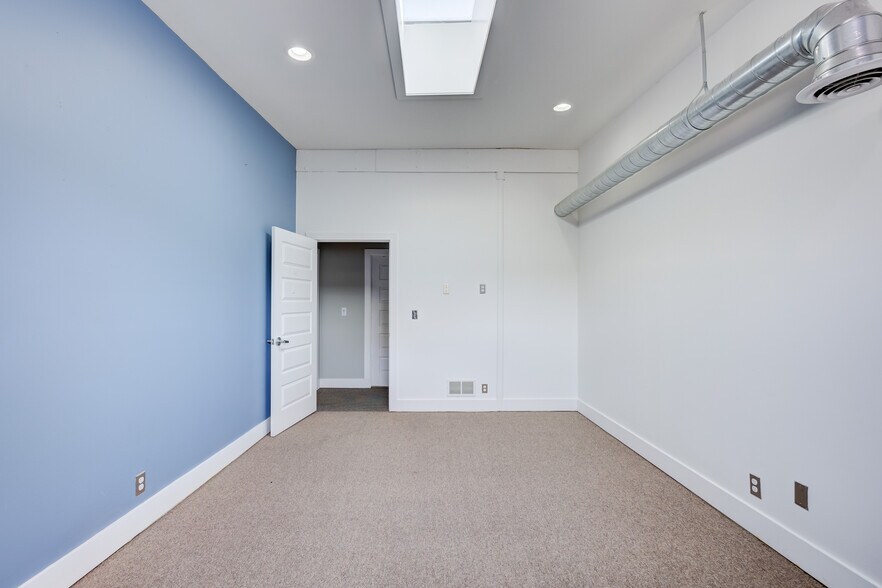 More Photos Of 628 E Parent Ave, Royal Oak Office Residential For Lease