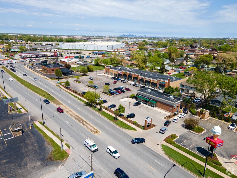 More Photos Of 7909-7945 S Harlem Ave, Burbank Unknown For Lease