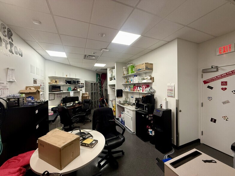 More Photos Of 198 NE Combs Flat Rd, Prineville Storefront Retail Office For Lease