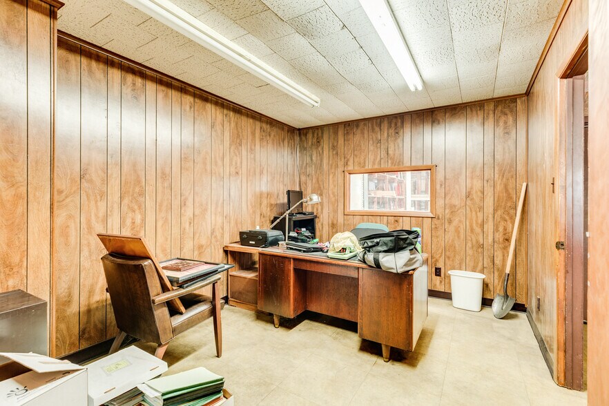 More Photos Of 6322 E Highway 332, Freeport Warehouse For Sale