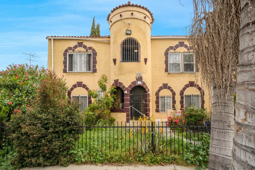 More Photos Of 1061 W 57th St, Los Angeles Apartments For Sale