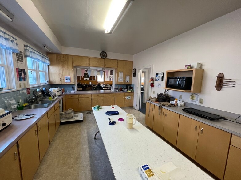 More Photos Of 321 W John St, Newberry Religious Facility For Sale