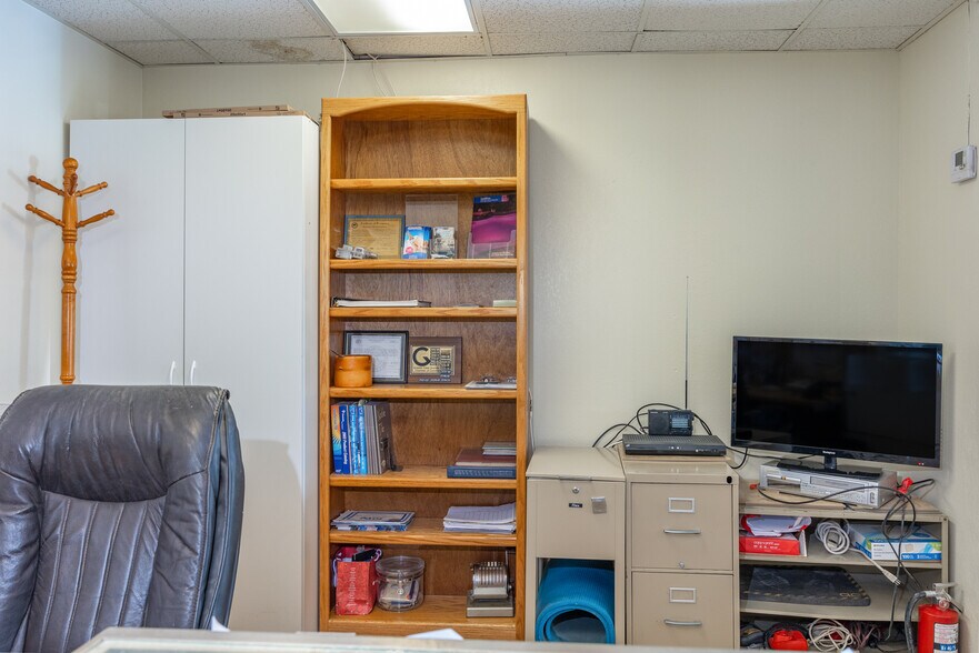 More Photos Of 112 E Cottonwood Ln, Casa Grande Freestanding For Sale