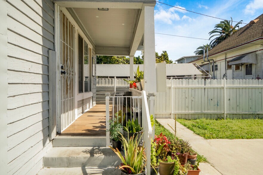 More Photos Of 515 E 21st St, Los Angeles Apartments For Sale