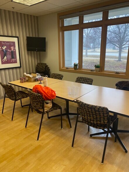 More Photos Of 8860 N 60th St, Milwaukee Office For Sale