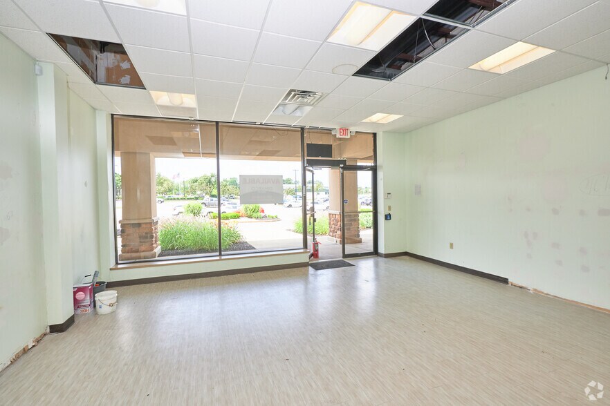 More Photos Of 1900 S Clinton Ave, Rochester Storefront For Lease