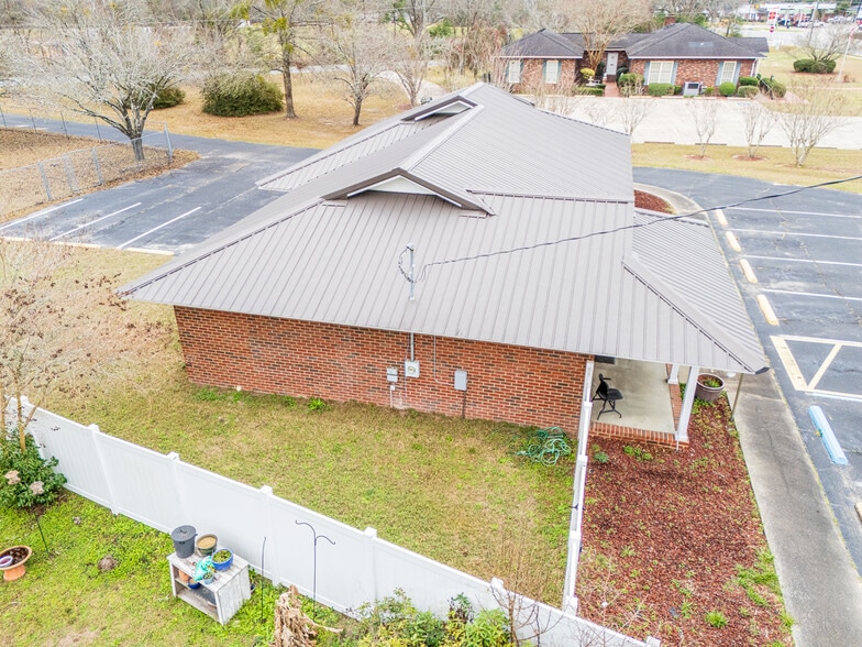 More Photos Of 706 W Barnard St, Glennville Medical For Sale