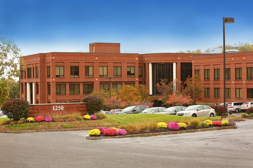 More Photos Of 1250 Pittsford Victor Rd, Pittsford Office For Lease