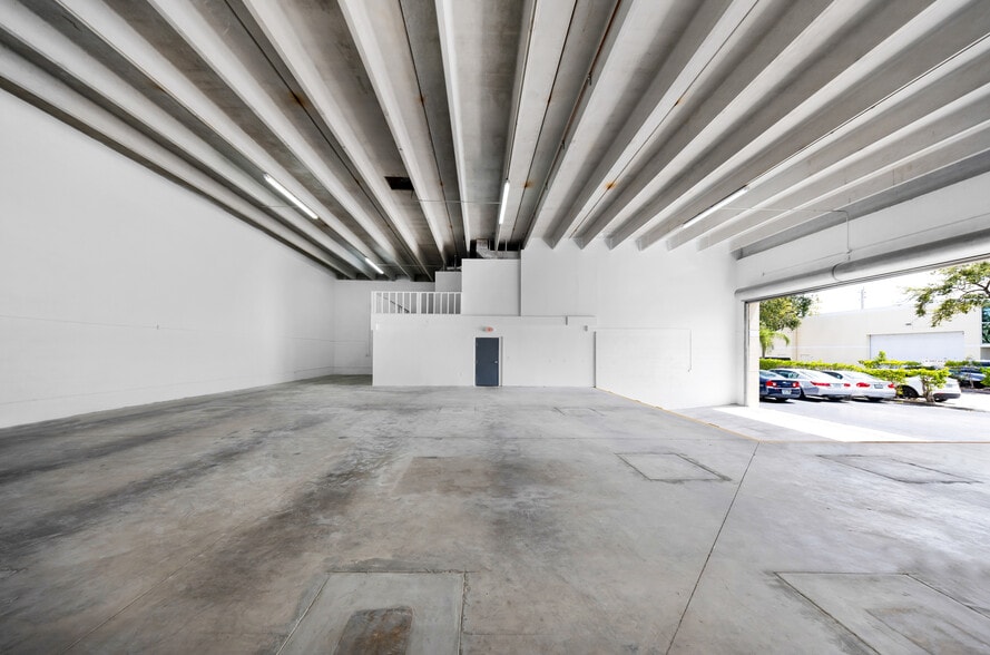 More Photos Of 8009 NW 29th St, Doral Warehouse For Sale