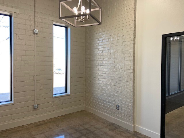 More Photos Of 1352 Chemical St, Dallas Flex For Lease