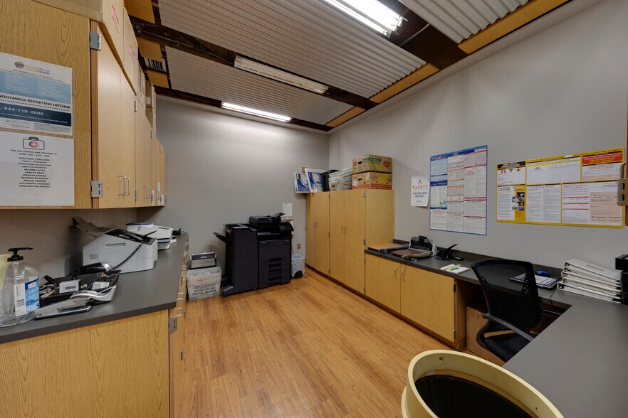 More Photos Of 826 Krill St, Corpus Christi Warehouse For Lease