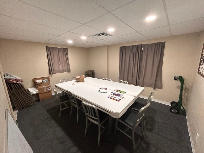 More Photos Of 4997 Glenway Ave, Cincinnati Office For Sale