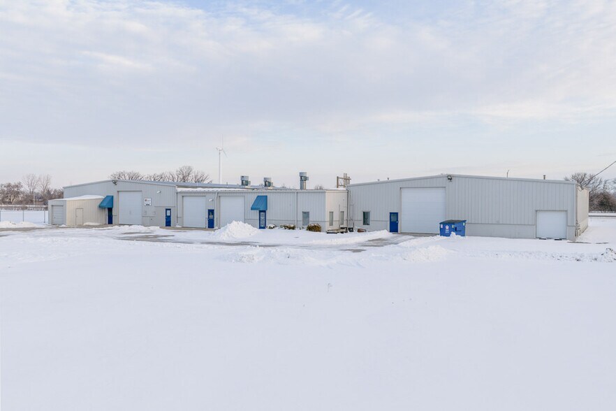 More Photos Of 1805-1811 Sawmill Pky, Huron Warehouse For Sale