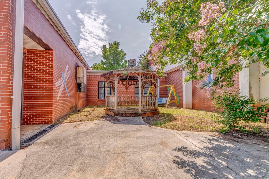 More Photos Of 13 Rome Rd SW, Cave Spring Coworking Space