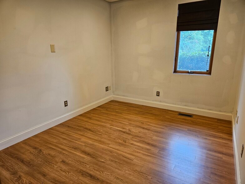 More Photos Of 5820 Gratiot Rd, Saginaw Medical For Sale
