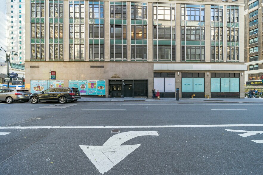 More Photos Of 1350 Broadway, New York Office For Lease