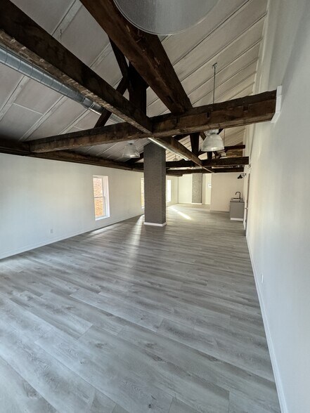 More Photos Of 25 W Winter St, Delaware Office For Lease