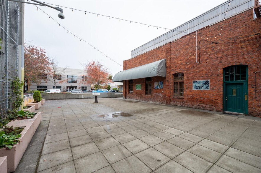 More Photos Of 1324 Commercial, Bellingham General Retail For Sale