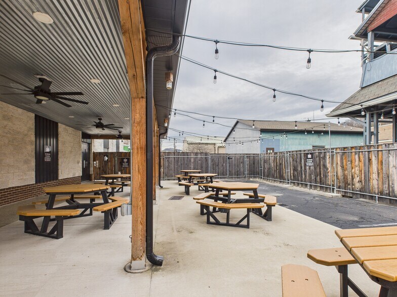 More Photos Of 913 Arch St, Williamsport Restaurant For Sale