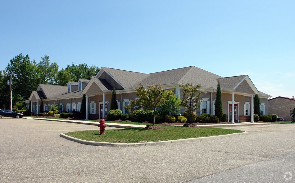 Primary Photo Of 2494-2508 Medina Rd, Medina Office For Lease