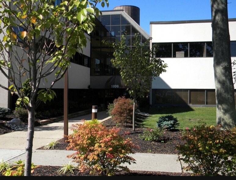 More Photos Of 1806 State Route 35, Oakhurst Office For Lease