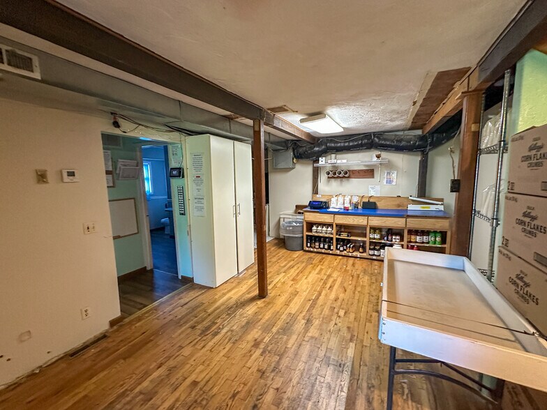 More Photos Of 6839 Outer Rd, Mountain Grove Supermarket For Sale