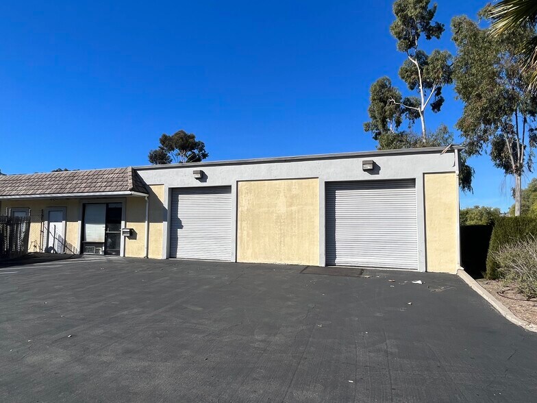 More Photos Of 861 E Rancheros Dr, San Marcos Warehouse For Lease